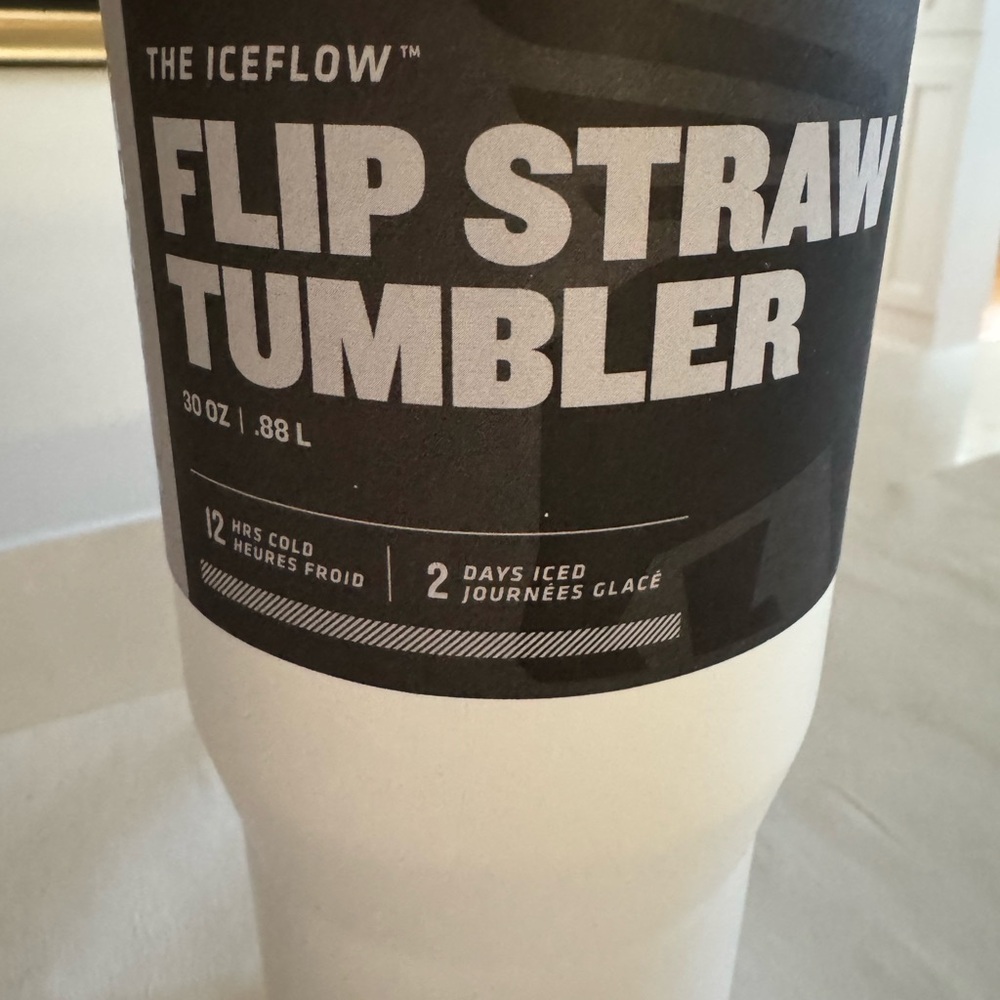 Stanley IceFlow Flip Straw Tumbler - White and Gray - Picture 2 of 6